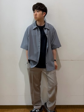 「ITEMS URBANRESEARCH（アイテムズ アーバンリサーチ）の『イージーケア/吸水速乾/接触冷感』高機能ドライタッチイージートラウザー(楽着シリーズ)（その他パンツ、ベージュ系）」を使った、yukiさん（メンズ・167cm）の夏コーディネート
