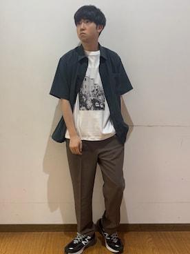 「ITEMS URBANRESEARCH（アイテムズ アーバンリサーチ）の『イージーケア/吸水速乾/接触冷感』高機能ドライタッチイージートラウザー(楽着シリーズ)（その他パンツ、グリーン系）」を使った、yukiさん（メンズ・167cm）の夏コーディネート