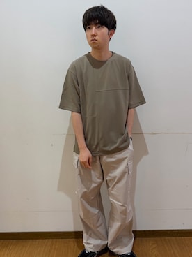 「ITEMS URBANRESEARCH（アイテムズ アーバンリサーチ）の高機能 ウエストイージーポリカーゴパンツ（その他パンツ、ホワイト系）」を使った、yukiさん（メンズ・167cm）の夏コーディネート
