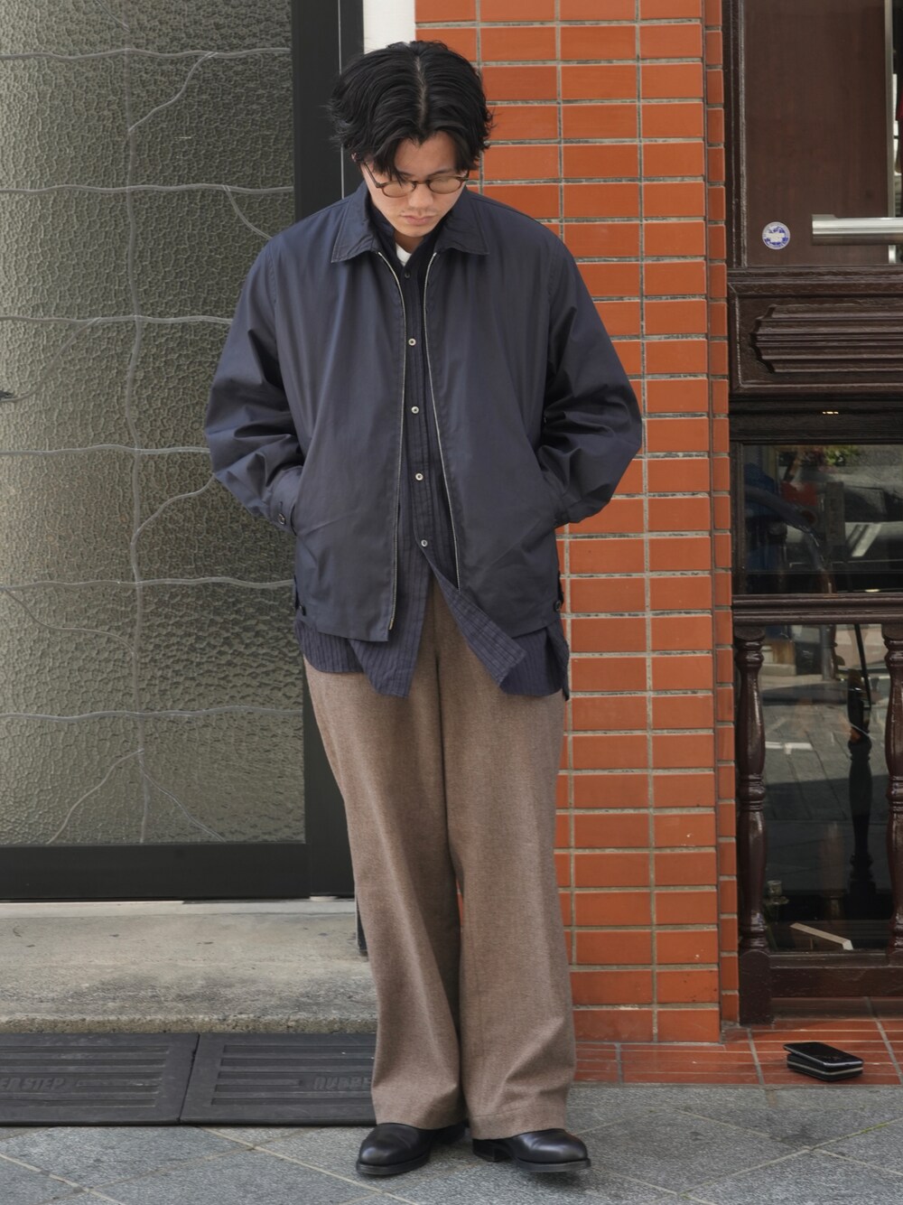 「春コーデ、おしゃれさんと繋がりたい、HEUGN、jm.weston、秋冬コーデ」｜「J.M. WESTONのアイテム（ブーツ、ブラック系）」を使った、gatsuchiyan09020さん（メンズ・168cm）の冬コーディネートの1枚目の写真