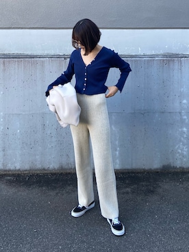 「mystic（ミスティック）のNEW Vリブショートカーディガン（カーディガン/ボレロ、ブルー系）」を使った、yumeさん（レディース・163cm）の秋コーディネート