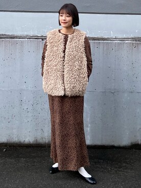 「Bonjour Sagan（ボンジュールサガン）の【2022 新作】プードルフェイクファーベスト（ベスト、ベージュ系）」を使った、yumeさん（レディース・163cm）の冬コーディネート
