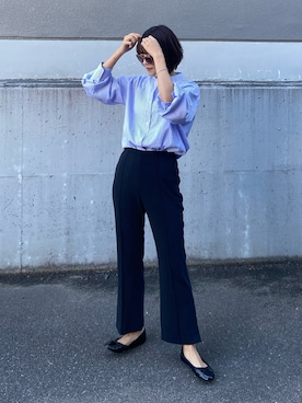 「select MOCA（セレクトモカ）の2022 SS バックスリットストライプシャツ（シャツ/ブラウス、ブルー系）」を使った、yumeさん（レディース・163cm）の秋コーディネート