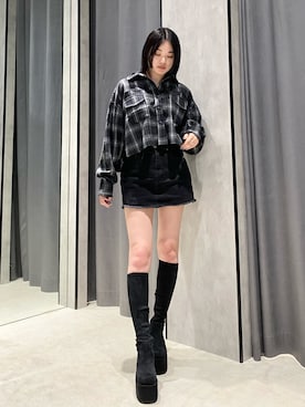 「EMODA（エモダ）のバルキープランプフィットブーツ（ブーツ）」を使った、白桃はるなさん（レディース・162cm）の秋コーディネート