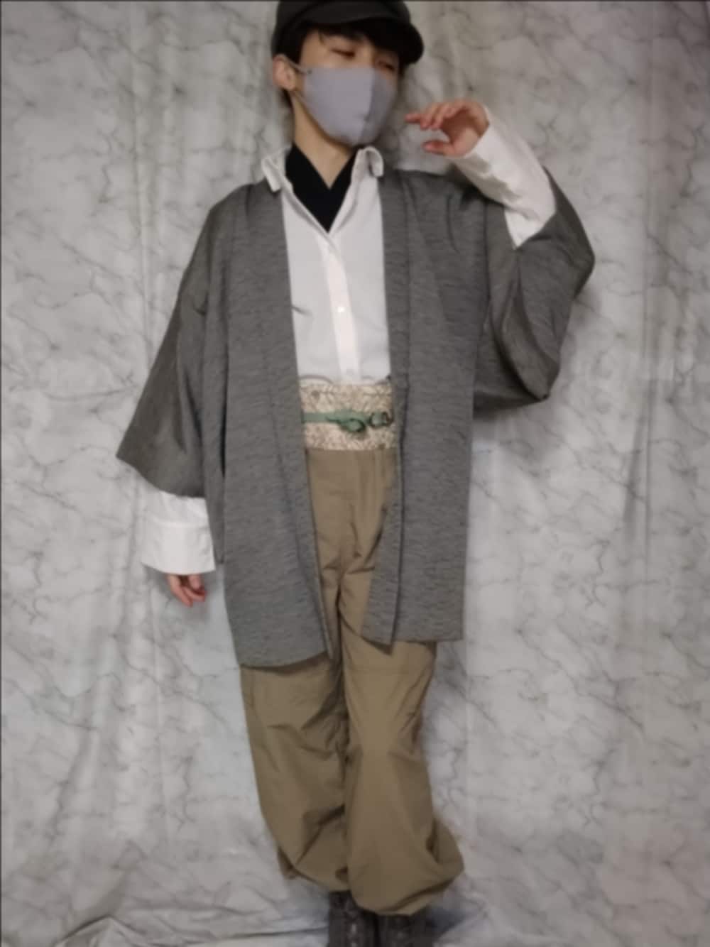 「和風、和風コーデ、和洋折衷、和洋折衷コーデ、ミリタリー、ミリタリーコーデ、カーゴパンツ、ジェンダーレス、ジェンダーレス男子、ジェンダーレスコーデ、ジェンダーレス部」｜「カヤの【カヤ】-SHIKI-四季 春風長帯ベルト（ベルト、その他）」を使った、恋兎葉さん（骨格ウェーブ・メンズ・159cm）の春コーディネートの1枚目の写真