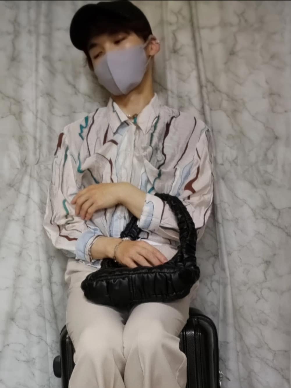 「GeeRA、夏コーデ、WEARyouthコーデ、お出かけコーデ、おでかけコーデ、レディース男子、レディ男、ジェンダーレス、ジェンダーレス男子、ジェンダーレスコーデ、ジェンダーレス部」｜「GeeRAの2023 SS マーブルストライプルーズシャツ（シャツ/ブラウス、ホワイト系）」を使った、恋兎葉さん（骨格ウェーブ・メンズ・159cm）の夏コーディネートの1枚目の写真