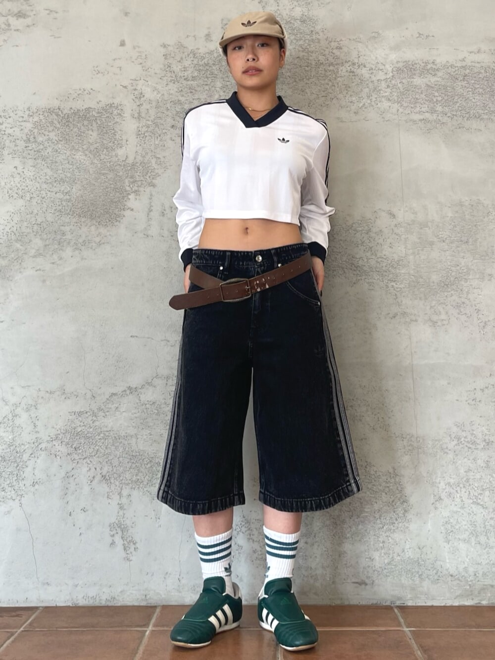 「デニム、adidas、adidas originals、アディダス」｜「adidasのアディカラー デニム ファイヤーバードショーツ / ハーフパンツ / アディダスオリジナルス adidas Originals（その他パンツ、ブラック系）」を使った、O.Aさん（レディース・154cm）の夏コーディネートの1枚目の写真