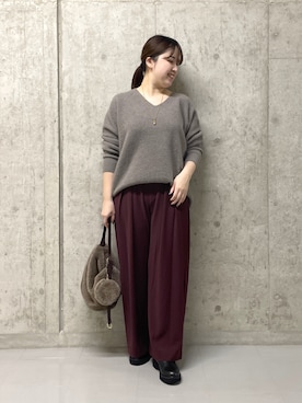 「アイテム（スラックス、レッド系）」を使った、Mihoさん（レディース・161cm）の秋コーディネート