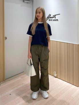 「アイテム（カーゴパンツ）」を使った、okadaさん（レディース・163cm）の秋コーディネート