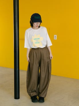 「PILIT（ピリット）のflower×logo tee（Tシャツ/カットソー、ホワイト系）」を使った、PILITさん（レディース・164cm）の春コーディネート