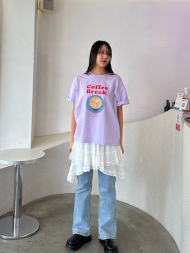 「PILIT（ピリット）のカラフルCAFEプリントTee（Tシャツ/カットソー、パープル系）」を使った、PILITさん（レディース・164cm）の春コーディネート