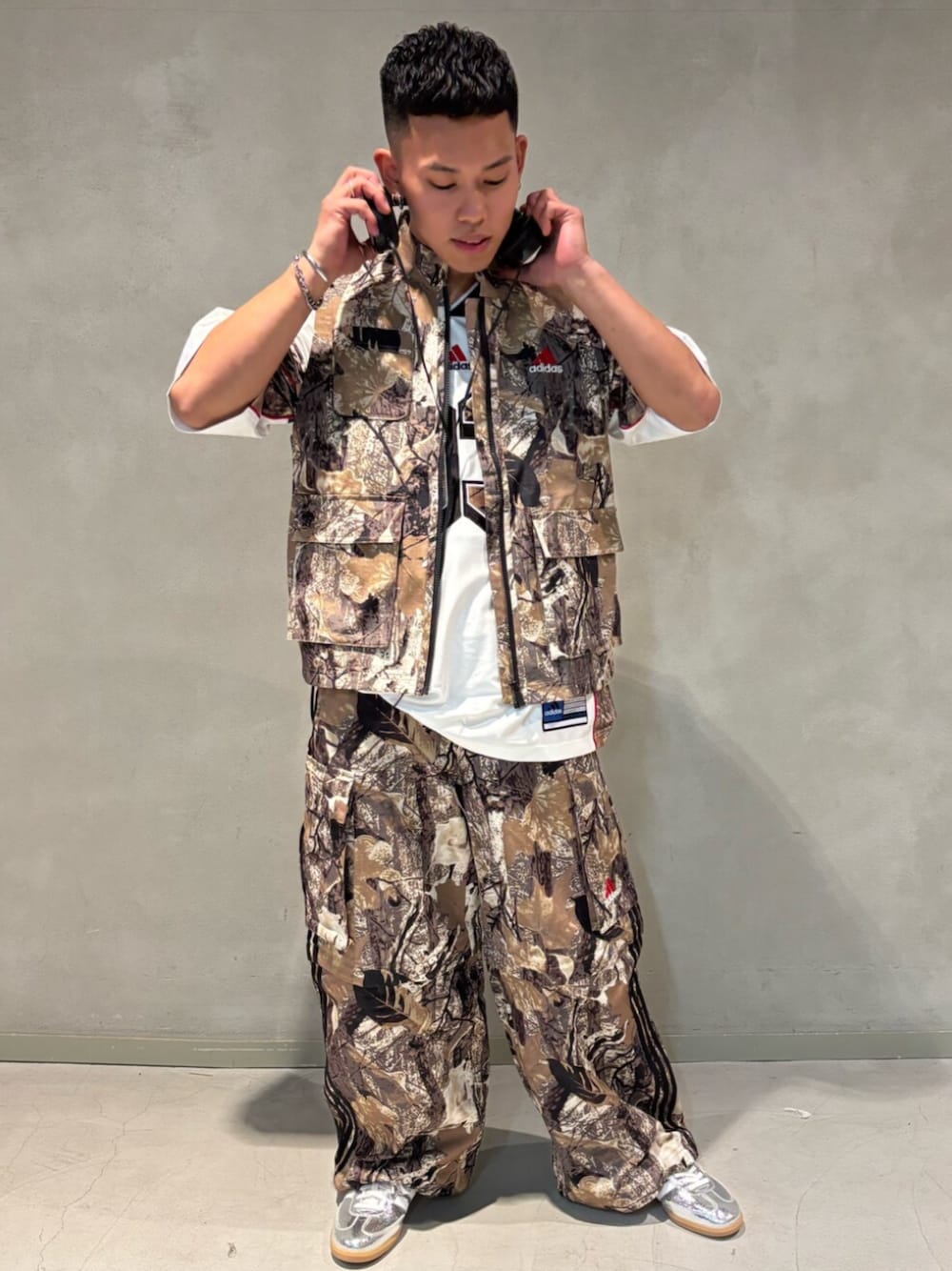 adidas Originals 迷彩サッカー ジャージー、アディダス