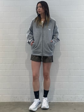 「アイテム（ジャージ、グレー系）」を使った、RTさん（レディース・161cm）の秋コーディネート