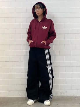 「アイテム（パーカー、レッド系）」を使った、RTさん（レディース・160cm）の秋コーディネート