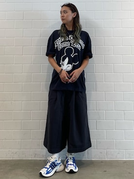 「adidas（アディダス）のadidas Disney ミッキーマウス ドリーム　Tシャツ（トップス、ブラック系）」を使った、RTさん（レディース・161cm）の夏コーディネート