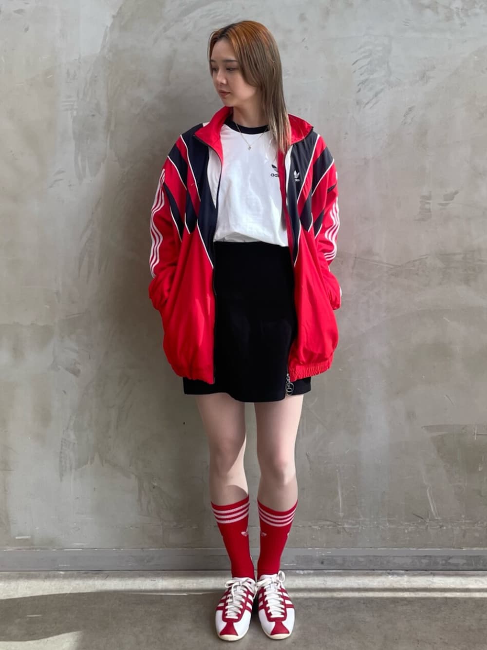 「スニーカー、adidas、アディダス、adidas originals、長袖Tシャツ、Japan、ジャパン、トラックトップ、アディカラー、rasant」｜「adidasのアディカラー クラシックス スリーストライプス 長袖Tシャツ / ロンT / アディダスオリジナルス adidas Originals（Tシャツ/カットソー、ホワイト系）」を使った、RTさん（レディース・160cm）の冬コーディネートの1枚目の写真