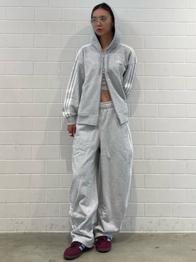 adidas（アディダス）の「ビッグトレフォイル アブストラクト パーカー