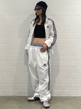「adidas（アディダス）のSAMBA OG / アディダスオリジナルス adidas Originals（スニーカー、シルバー系）」を使った、RTさん（レディース・160cm）の春コーディネート