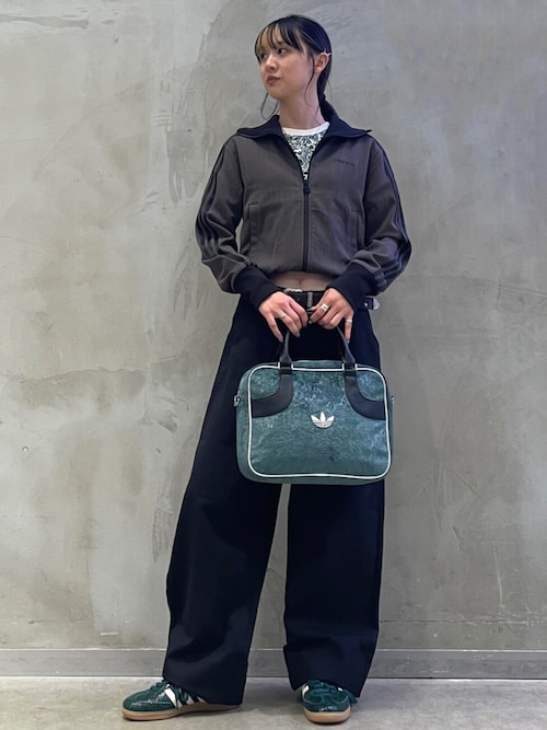 アディダス　リバティロンドン　コラボバッグ アディダス オリジナルス × リバティ・ロンドン バックパック