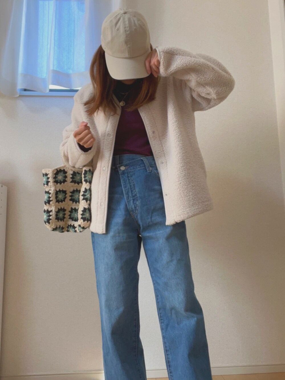 「低身長女子、デニムコーデ、シンプル、お洒落さんとつながりたい、低身長コーデ、ゆるコーデ、#パンツコーデ、今日のコーデ」｜「newhattanの【newhattan】  ニューハッタン キャップ STONE WASHED TWILL CAP（キャップ、ベージュ系）」を使った、あじしおさん（レディース・151cm）の冬コーディネートの1枚目の写真