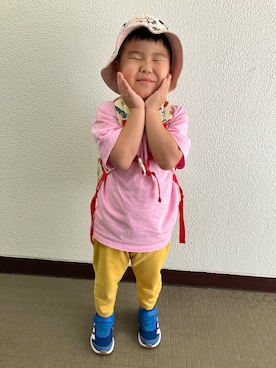 「YESEYESEE（イエスアイシー）のアイテム（Tシャツ/カットソー、ピンク系）」を使った、りんちゃんのさん（キッズ・100cm）の夏コーディネート