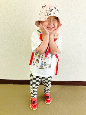 「UNIQLO（ユニクロ）のアイテム（Tシャツ/カットソー、ホワイト系）」を使った、りんちゃんのさん（キッズ・100cm）の夏コーディネート