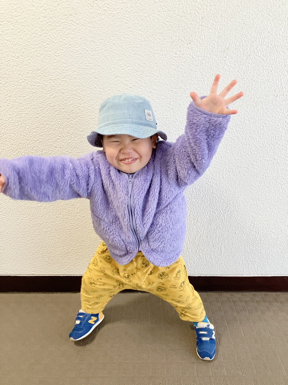 「登園スタイル、冬を彩る色いろコーデ、プチプラ、冬アウター、フリース」｜「GUのアイテム（その他アウター、パープル系）」を使った、りんちゃんのさん（キッズ・90cm）の冬コーディネートの1枚目の写真