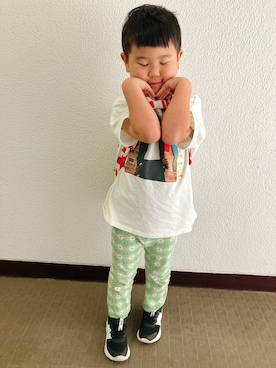 「MARKEY'S（マーキーズ）のアイテム（Tシャツ/カットソー、ホワイト系）」を使った、りんちゃんのさん（キッズ・110cm）の秋コーディネート