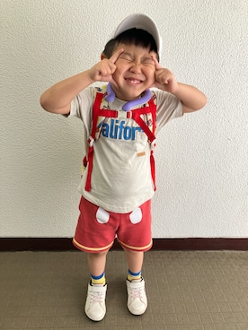 「しまむら（シマムラ）のアイテム（その他パンツ、レッド系）」を使った、りんちゃんのさん（キッズ・110cm）の夏コーディネート
