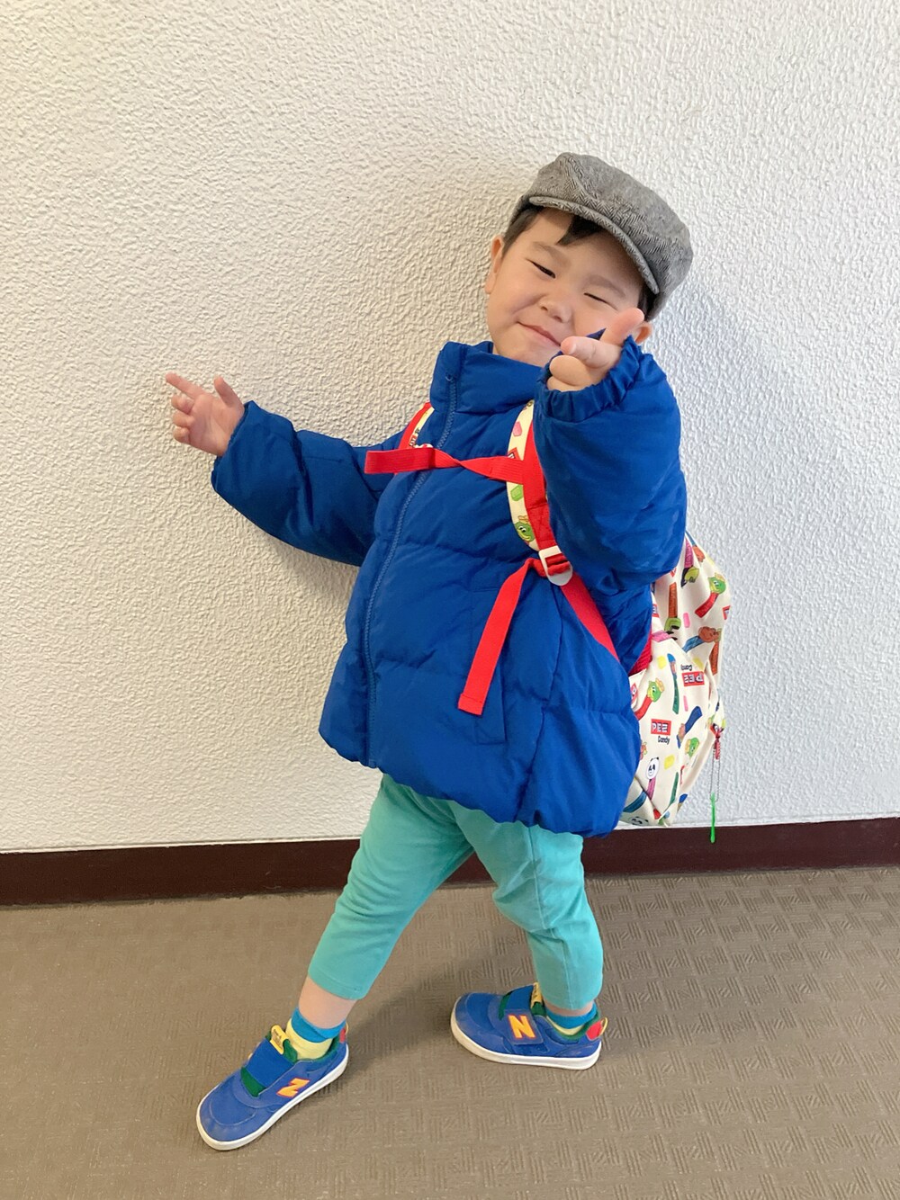 「登園スタイル、今日のコーデ、バーンして」｜「GUのアイテム（スウェットパンツ、グリーン系）」を使った、りんちゃんのさん（キッズ・100cm）の春コーディネートの1枚目の写真