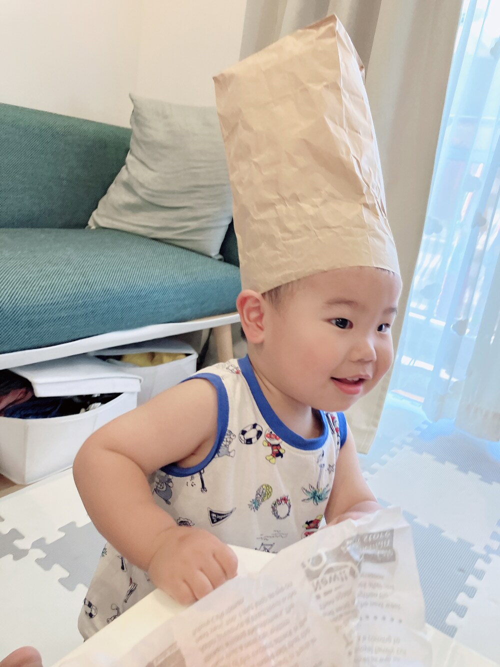 「コックさん、おままごと、ハンバーガー、帽子」｜「どこかの袋のアイテム（ラッピングキット、ベージュ系）」を使った、りんちゃんのさん（キッズ・90cm）の秋コーディネートの1枚目の写真