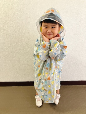 「Pokemon（ポケモン）のアイテム（スニーカー、ホワイト系）」を使った、りんちゃんのさん（キッズ・110cm）の秋コーディネート