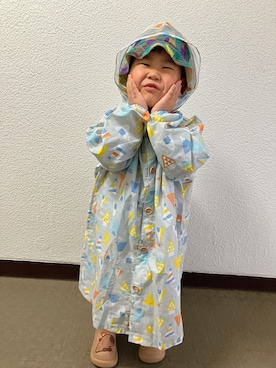 「中国のアイテム（レインシューズ、ベージュ系）」を使った、りんちゃんのさん（キッズ・100cm）の春コーディネート
