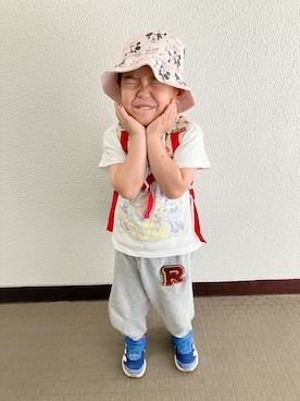 「GAP（ギャップ）のアイテム（Tシャツ/カットソー、ホワイト系）」を使った、りんちゃんのさん（キッズ・100cm）の春コーディネート