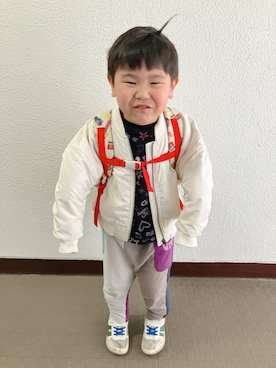 「GU（ジーユー）のアイテム（ブルゾン、ホワイト系）」を使った、りんちゃんのさん（キッズ・100cm）の春コーディネート