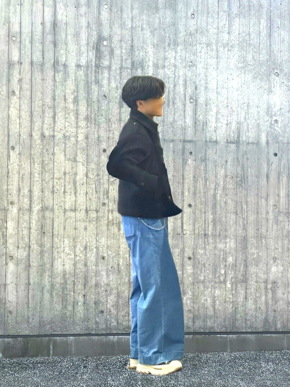 「ファッションを楽しもう、ピーコート、コート、シンプルコーデ、カジュアル、おしゃれさんと繋がりたい、冬コーデ、きれいめカジュアル、大人コーデ、スニーカー、冬服、ブラック、ワイドデニム」｜「usedのアイテム（ピーコート、ブラック系）」を使った、　Taleさん（メンズ・172cm）の秋コーディネートの1枚目の写真