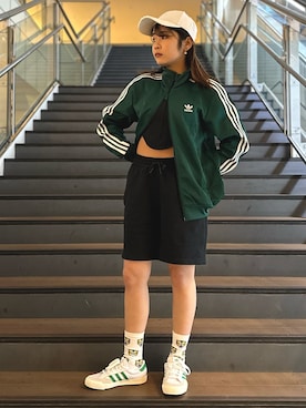 「アイテム（スウェットパンツ）」を使った、mikuさん（レディース・153cm）の春コーディネート