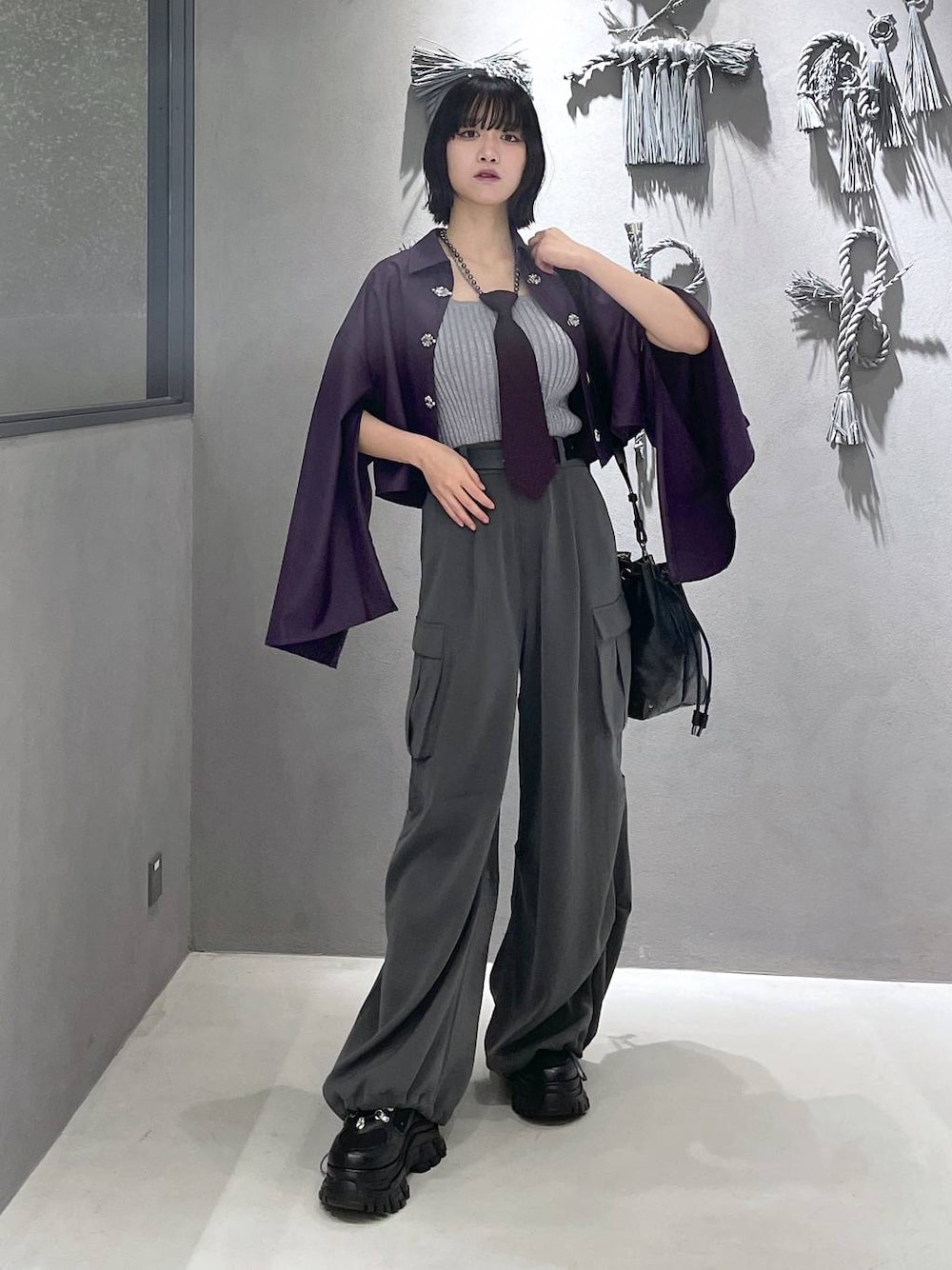 「きれいめカジュアル、シャツ、パンツ、低身長、モード、個性派、デート/ロマンティック、夏コーデ、骨格ウェーブ、きれいめ、カラーコーデ_HARE、HARE」｜「HAREのネクタイネックレス(HARE)（ネクタイ、パープル系）」を使った、ぽんさん（レディース・155cm）の夏コーディネートの1枚目の写真
