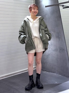 「アイテム（パーカー、ホワイト系）」を使った、みっきぃさん（レディース・155cm）の秋コーディネート