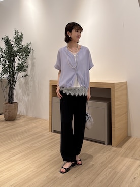「Jena espace merveilleux(ジェナ エスパスメルヴェイユ)の〈7/17インスタライブご紹介アイテム〉裾ドロストVネックシャツ(シャツ/ブラウス、パープル系)」を使った、moeさん(レディース・166cm)の夏コーディネート