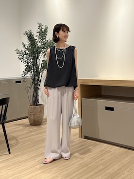 「Jena espace merveilleux(ジェナ エスパスメルヴェイユ)のレザーラウンドバッグ(トートバッグ、シルバー系)」を使った、moeさん(レディース・166cm)の夏コーディネート