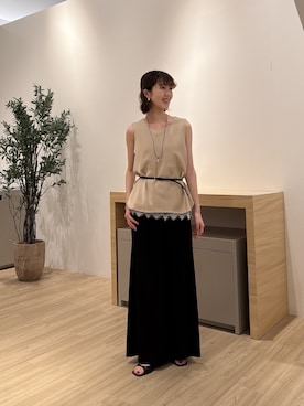 「Jena espace merveilleux(ジェナ エスパスメルヴェイユ)の〈7/9・17インスタライブご紹介アイテム〉サテンノースリブラウス(シャツ/ブラウス、ベージュ系)」を使った、moeさん(レディース・166cm)の夏コーディネート