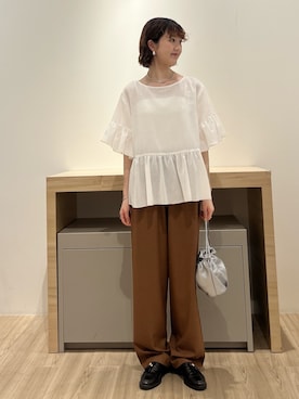 「Jena espace merveilleux(ジェナ エスパスメルヴェイユ)のペプラムブラウス(シャツ/ブラウス、ホワイト系)」を使った、moeさん(レディース・166cm)の夏コーディネート