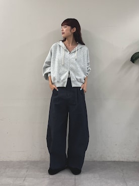 「CIAOPANIC TYPY（チャオパニックティピー）の【ゆるっと抜け感大人フーディー】ピグメントダンボールパーカー（パーカー、グレー系）」を使った、Nanamiさん（レディース・166cm）の夏コーディネート