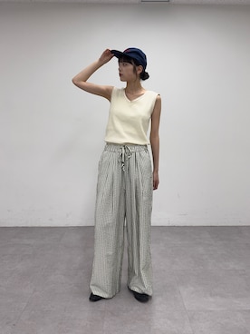 「CIAOPANIC TYPY（チャオパニックティピー）の【UNISEX】【プラスサイズあり】ストライプシアサッカーイージーパンツ（その他パンツ、ホワイト系）」を使った、Nanamiさん（レディース・166cm）の春コーディネート