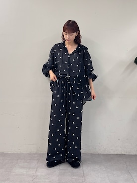 「CIAOPANIC TYPY（チャオパニックティピー）の∴【3サイズ展開】花柄刺繍イージースラックスパンツ（スラックス、ブラック系）」を使った、Nanamiさん（レディース・166cm）の夏コーディネート