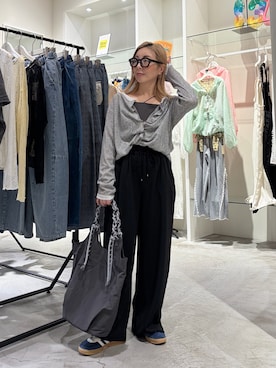 「CIAOPANIC TYPY（チャオパニックティピー）の【とにかくトリコ/5サイズ展開】とろみイージーパンツ（Trousers、ブラック系）」を使った、sayuuuuさん（レディース・147cm）の春コーディネート