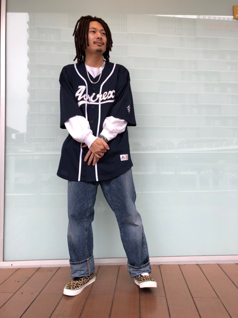 「AVIREX、オーバーサイズ、大人カジュアル、休日コーデ、ビックシルエット、春服、春コーデ、ゆるコーデ、ラクチンコーデ、いいね、save、フォローお願いします🤑」｜「AVIREXのアイテム（ネックレス、シルバー系）」を使った、ゆきとらさん（メンズ・175cm）の春コーディネートの1枚目の写真