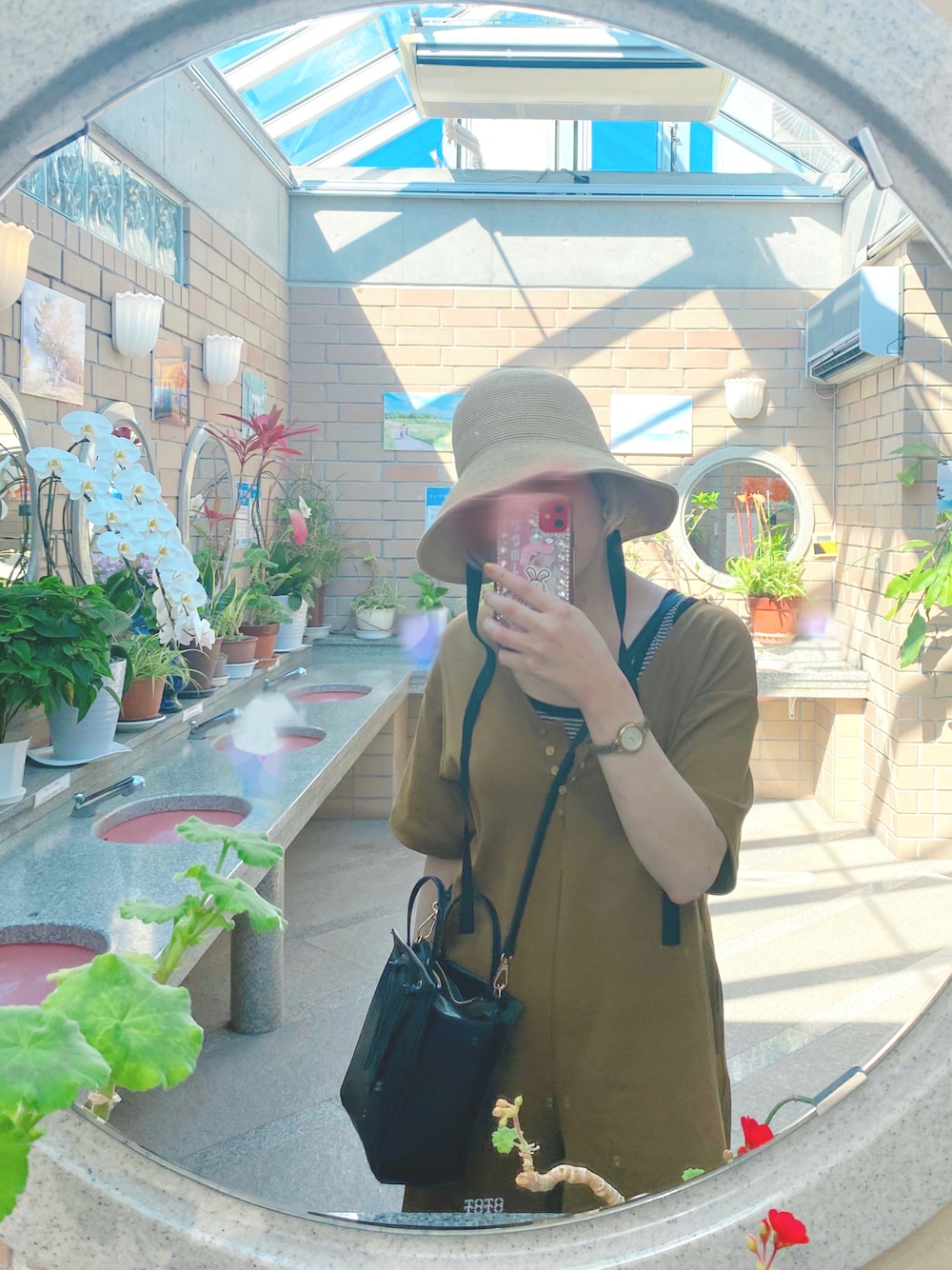 「w closetのバックオープンショート丈オールインワン（サロペット/オーバーオール、イエロー系）」を使った、keikoさん（骨格ウェーブ・レディース・162cm）の夏コーディネートの1枚目の写真