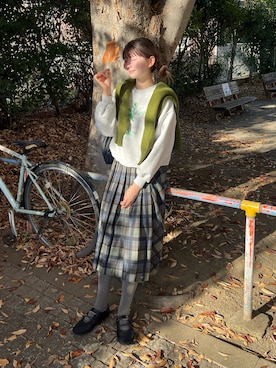 「アイテム（スカート、グリーン系）」を使った、りんさん（レディース・161cm）の秋コーディネート